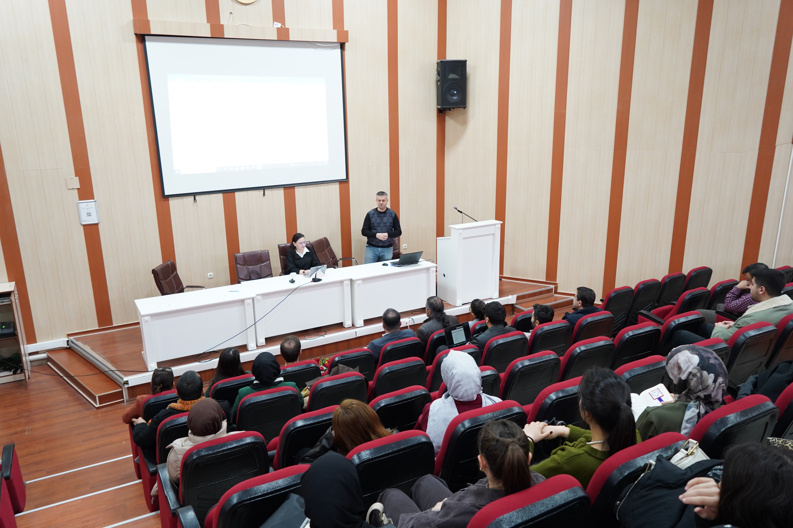 Fakültemizde Proje Yazma Eğitimleri Gerçekleştirildi